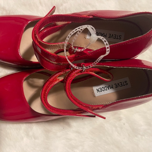 Steve Madden Glossy Red Heels - Picture 2 of 7